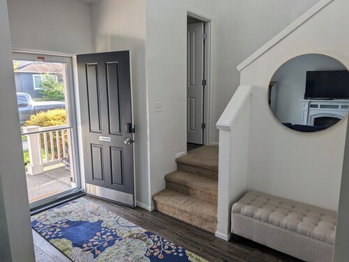 Fabulous 3-bedroom house with WiFi in Tacoma