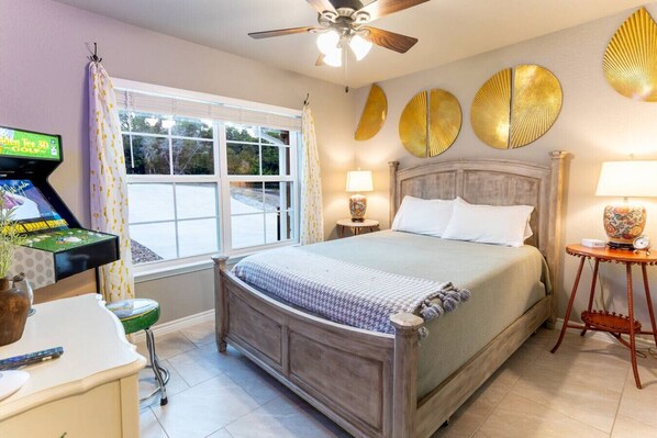 3 bedrooms, desk, iron/ironing board, travel cot