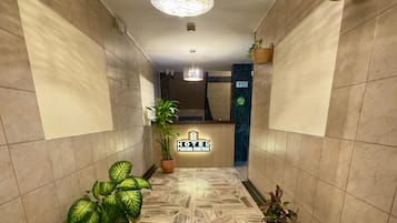 Pintu masuk interior