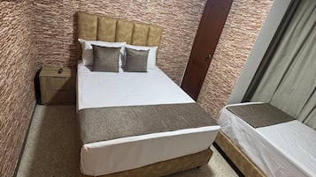 Kamar Double atau Twin Standar | Meja kerja dan Wi-Fi gratis