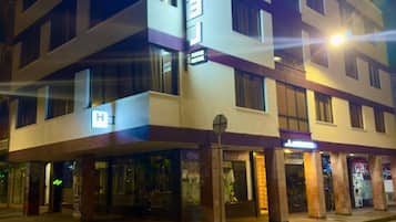 Vista frontal de la propiedad