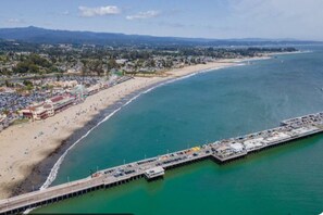 Beach - Charming B&B steps to beach, boardwalk, pier, shop, restaurants w bath & WiFi #6 (Santa Cruz)