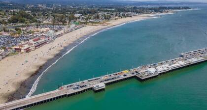Charming B&B steps to beach, boardwalk, pier, shop, restaurants w bath & WiFi #6