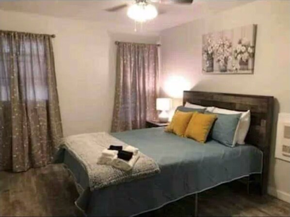 1 bedroom, bed sheets