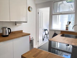 Refrigerador, horno, placa de cocina, tostadora