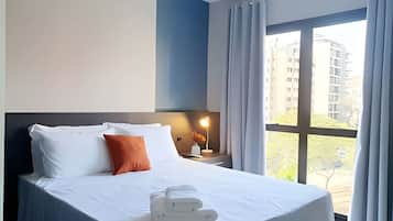 2 bedrooms, desk, iron/ironing board, travel crib