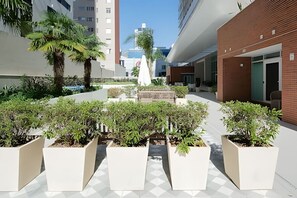 Terrace/patio - Studio Completo e elegante no Lifespace - 16b (Curitiba)