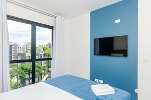 2 bedrooms, desk, iron/ironing board, travel cot