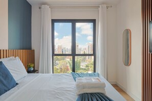 2 bedrooms, desk, iron/ironing board, travel crib