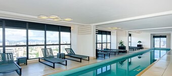 Studio incrível no condomínio clube sky Batel soho