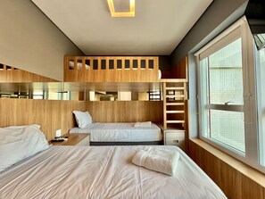 2 多间卧室、办公桌、熨斗/熨衣板、旅行婴儿床