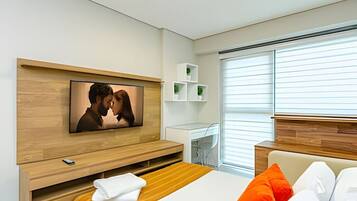 1 habitación, escritorio, wifi gratis y ropa de cama