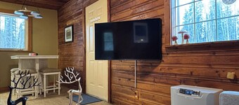 Birch + Bjørn Tiny Home: Aurora Viewing & Sun Deck