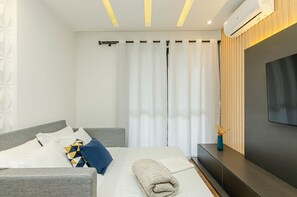 1 Schlafzimmer, Schreibtisch, Bügeleisen/Bügelbrett, Reisekinderbett