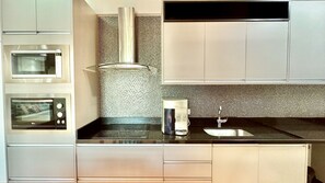 Fridge, microwave, oven, stovetop