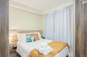 1 Schlafzimmer, Schreibtisch, Bügeleisen/Bügelbrett, Reisekinderbett
