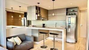 Interior - Studio Premium, condomínio clube Lifespace Batel (Curitiba)