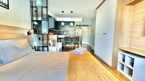 1 Schlafzimmer, Schreibtisch, Bügeleisen/Bügelbrett, Reisekinderbett