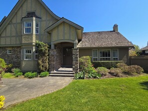 Exterior - Sylvan grove estate (Surrey)