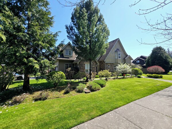 Exterior - Sylvan grove estate (Surrey)