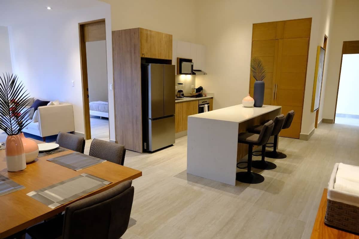 Family Apartment, City View | Private kitchen