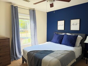 2 Schlafzimmer, Schreibtisch, Bügeleisen/Bügelbrett, kostenloses WLAN