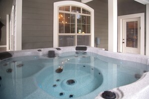 Indoor spa tub