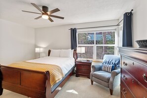 3 室のベッドルーム、デスク、WiFi (無料)、ベッドシーツ