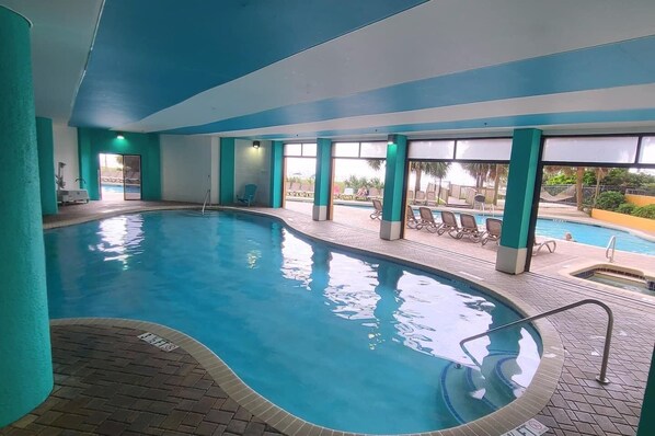 Innenpool, beheizter Pool