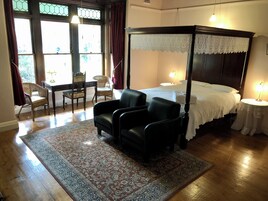 Habitación Deluxe doble, vistas al jardín | Escritorio, espacio para trabajar con un portátil, cortinas opacas