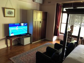 Habitación Deluxe doble, vistas al jardín | Escritorio, espacio para trabajar con un portátil, cortinas opacas