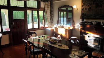 Nhà hàng