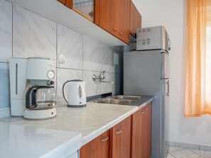 Private kitchen - Mare Croatia by Interhome (Senj)