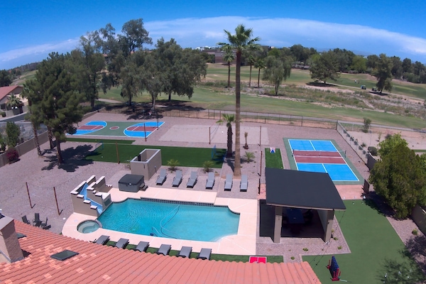Scottsdalestays multimillion dollar estate-private acre golf course property.