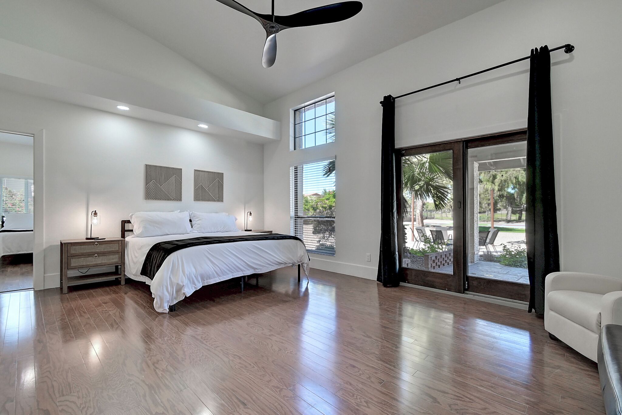 10 bedrooms, desk, iron/ironing board, WiFi