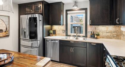 Luxurious 1875 centrally loc. Canton/Akron home, expansive primary & sunset view