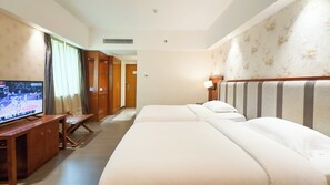 Premium bedding, down comforters, memory foam beds, free minibar - Yuezhi Hotel Guangzhou Yuexiu Park  (Guangzhou)