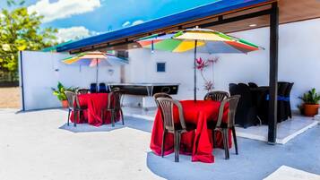 Villa, 1 Bedroom, Accessible, Smoking | Lounge