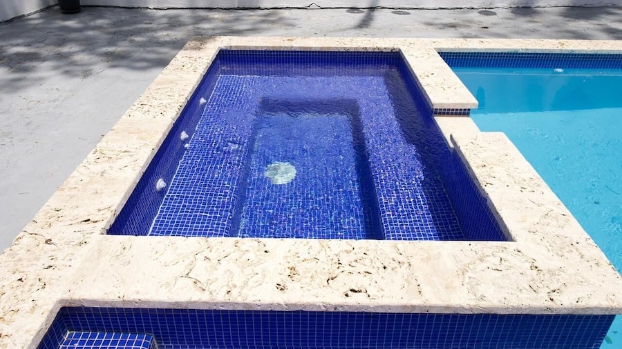 Centrally Located in El Pino la Vega, Space for 8 or More Guest, Heated Pool