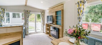 2 Bedroom platinum unit with decking.