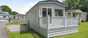 2 Bedroom platinum unit with decking.