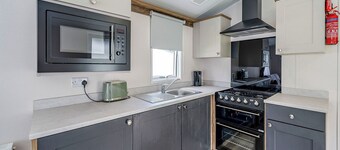 2 Bedroom platinum unit with decking.