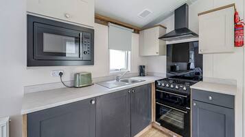 Fridge, oven, stovetop, toaster