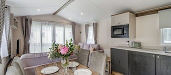 2 Bedroom platinum unit with decking.