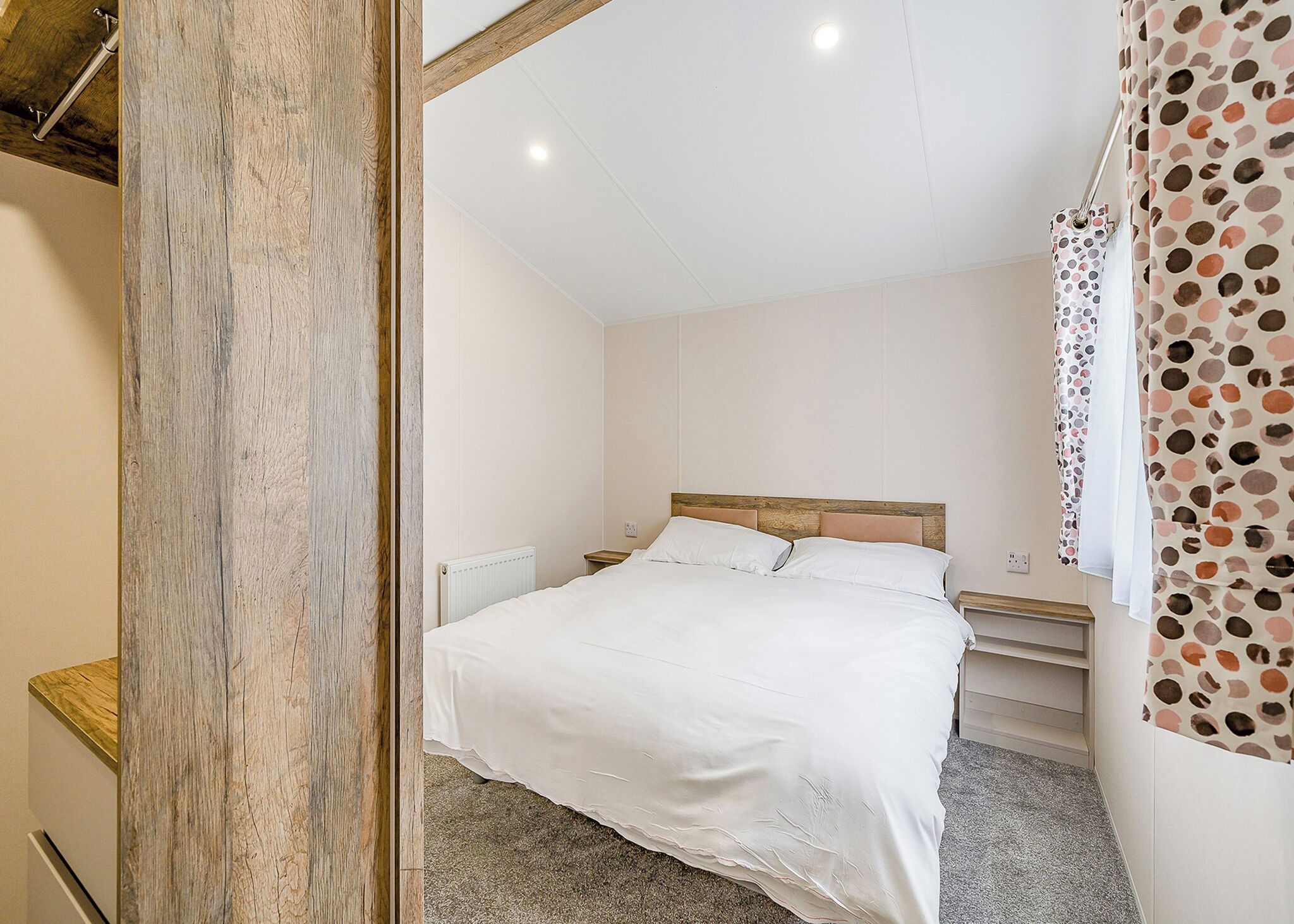 2 多间卧室、WiFi