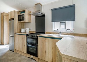 Fridge, oven, stovetop, toaster