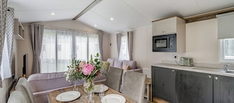 2 Bedroom platinum unit with decking.