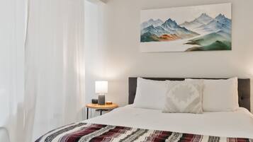 2 bedrooms, desk, free WiFi, bed sheets