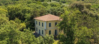 Apartment 'Cesari' with Shared Garden