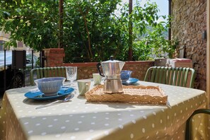 屋外ダイニングエリア